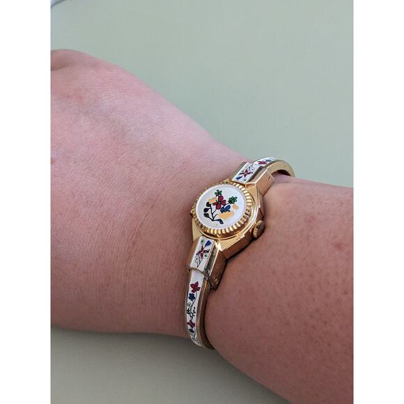 FLAW BROKEN Vintage Lugano Gold Tone Bangle Peekaboo Watch Flower Enamel